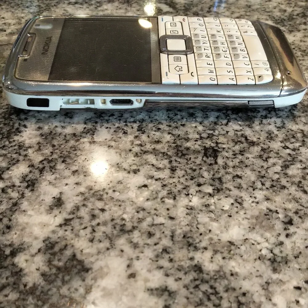 Nokia E Series E71 Phone